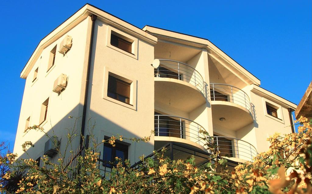 Blue Bay Apartments Krasići Exterior foto