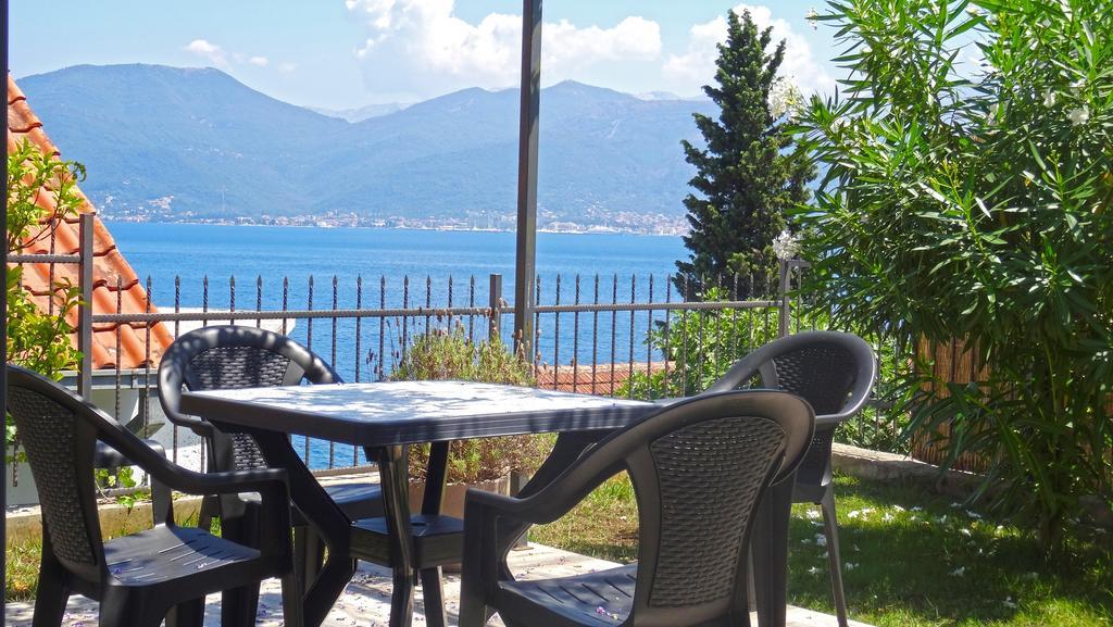 Blue Bay Apartments Krasići Exterior foto